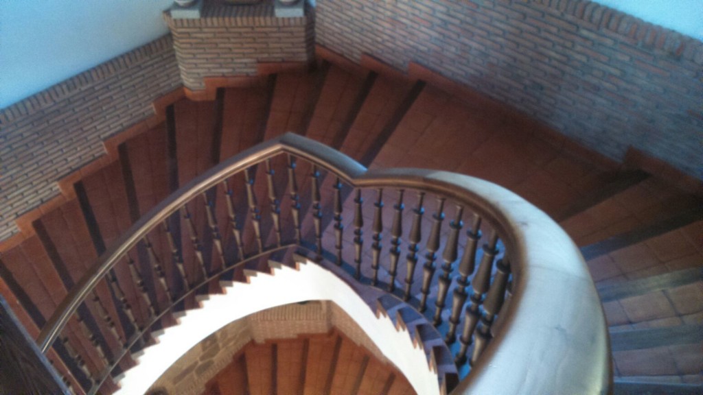 Escaleras de caracol en madera para interiores #escaliers #stairways #carpintería #ebanistas #decoracion #madera @RuarteContract