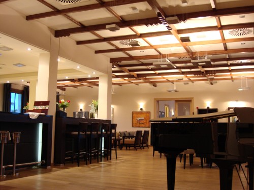 Decoración y muebles Club de golf Son Gual Mallorca por RuarteContract bar restaurante y cafetería techos y barra (Custom)